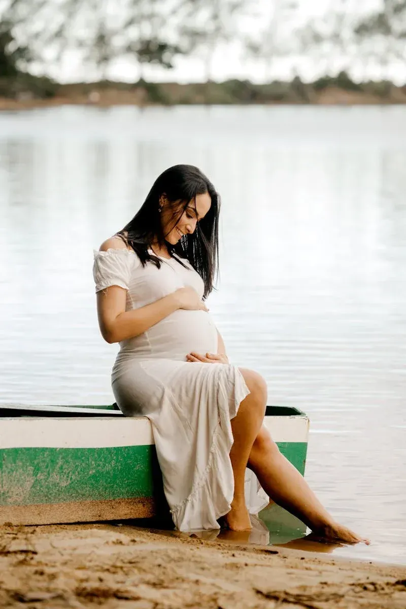 la grossesse peut entraîner différents troubles physiologiques comme les nausées. La Sophrologie vous aide à vivre sereinement votre grossesse et à mettre à distance les douleurs et inconforts.